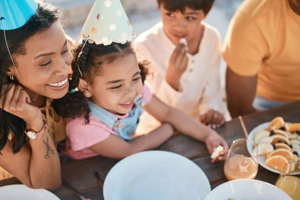 Birthday Mother Children Food Park Event Celebration Party Outdoors Together — Stock Photo, Image