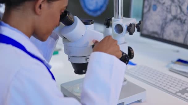 Badania Medyczne Mikroskopowe Naukowe Nad Danymi Dna Oraz Prace Laboratoryjne — Wideo stockowe