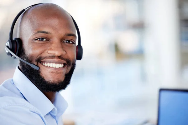 Call Center Headset Glimlach Het Gezicht Van Zwarte Man Agent — Stockfoto