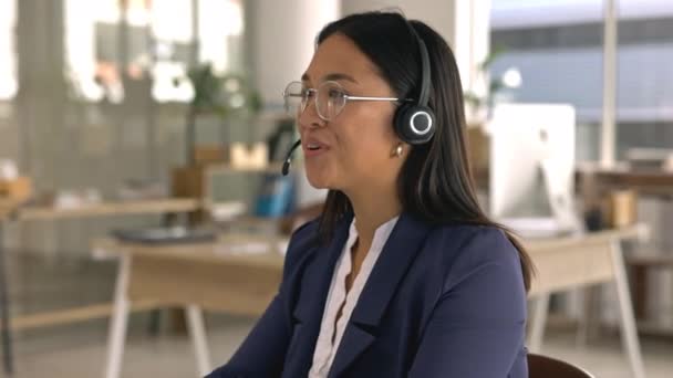 Videollamada Computadora Mujer Feliz Comunicación Virtual Discusión Reunión Línea Oficina — Vídeo de stock