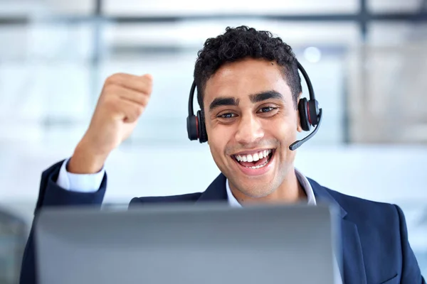 Call Center Succes Man Telemarketing Praten Klantenservice Viering Het Werken — Stockfoto