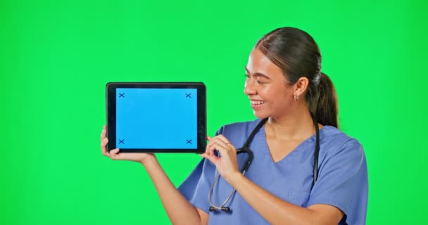 Pantalla Verde Tableta Maqueta Sonrisa Médico Para Sitio Web Clínica — Vídeo de stock