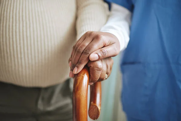 Cane Starszy Pacjent Pielęgniarka Trzymający Się Ręce Dla Wsparcia Opieki — Zdjęcie stockowe