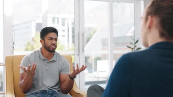 Homme Colère Parler Thérapeute Pour Counseling Psychologie Aide Santé Mentale — Video