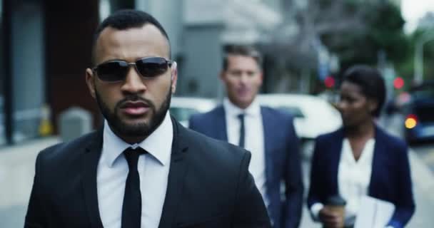 Bodyguard Business Team Walking City Streets Together Bodyguard Black Suits — Stock Video
