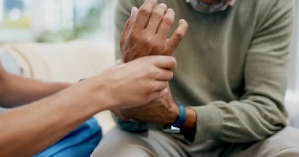 Человек Физиотерапия Растяжения Рук Мышцы Здравоохранения Реабилитации Медицинские Консультации Артрит — стоковое видео