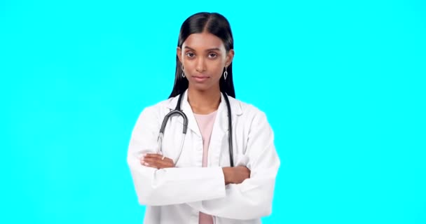 Mulher Médico Médico Balançando Cabeça Para Não Erro Suporte Medicamentos — Vídeo de Stock