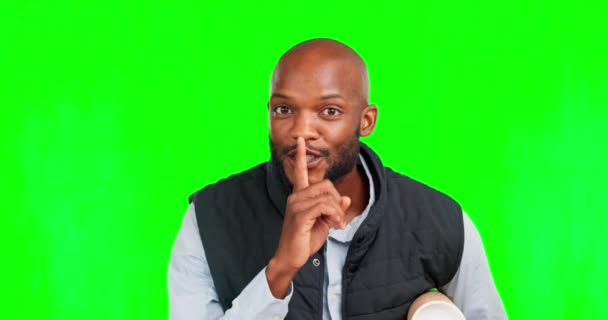 Construção Tela Verde Rosto Homem Negro Com Gesto Silêncio Isolado — Vídeo de Stock