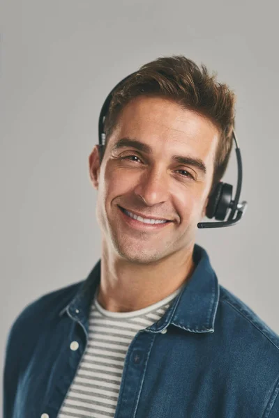 Handles All Smile His Face Studio Portrait Young Man Wearing — Stock Photo, Image