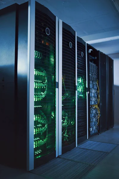 Machines Power Much Data Electronic Equipment Empty Server Room — Stock Photo, Image