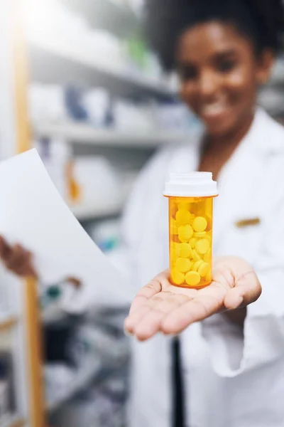 Customers Always Come Back One Female Pharmacist Recommending Medication — Stock Photo, Image