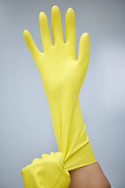 Χέρια Γάντια Καθαρισμού Και Καουτσούκ Για Την Ασφάλεια Την Υγιεινή — Φωτογραφία Αρχείου
