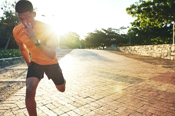Enerjimi Geri Dönüştürüyorum Genç Bir Adam Koşuya Çıktı — Stok fotoğraf