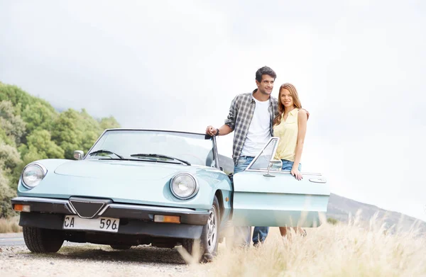 Enjoying Some Time Together Romantic Young Couple Standing Alongside Convertible — Stock Photo, Image