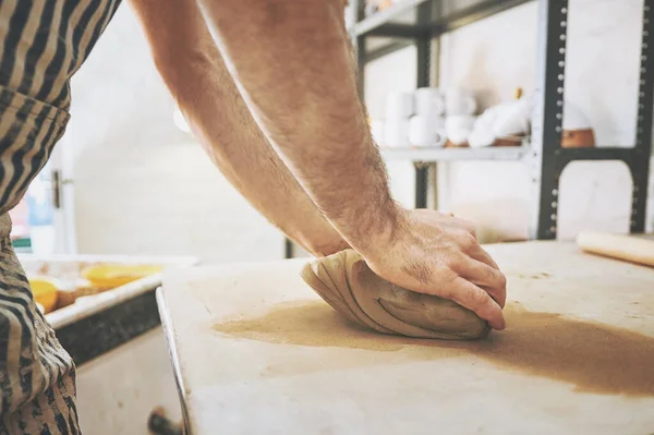 Nobody Likes Broken Bits Lurking Clay Unrecognisable Man Kneading Clay — Stock Photo, Image