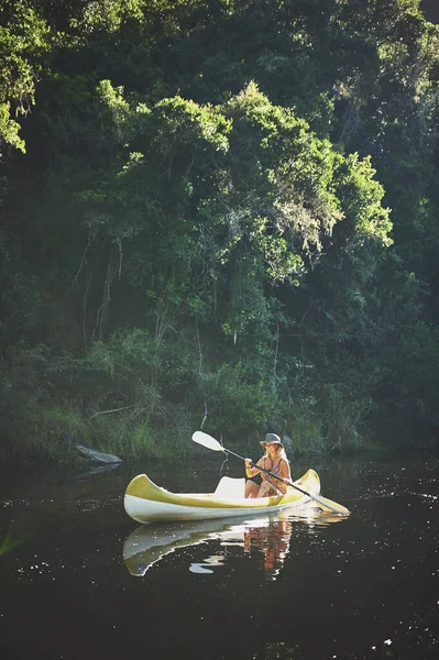 Paix Son Calme Vousêtes Après Aller Faire Kayak Une Jeune — Photo