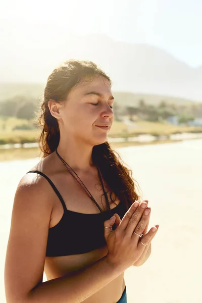 Yoga Vous Aide Lâcher Prise Toute Négativité Une Belle Jeune — Photo