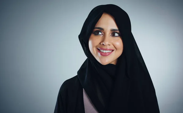 Ver Posibilidad Todo Estudio Una Joven Mujer Negocios Musulmana Sobre —  Fotos de Stock