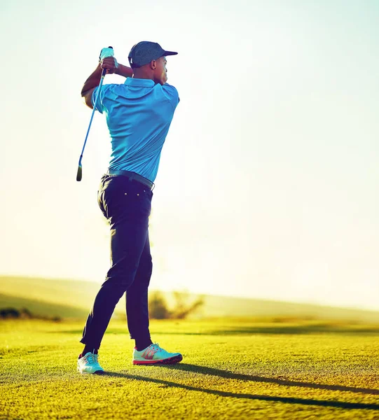 Správný Průběh Tom Velký Rozdíl Mladý Muž Hrající Golf — Stock fotografie
