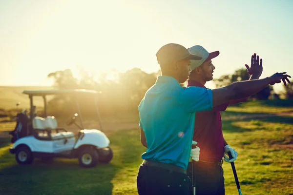Vida Melhor Quando Você Está Jogando Golfe Dois Amigos Jogando — Fotografia de Stock
