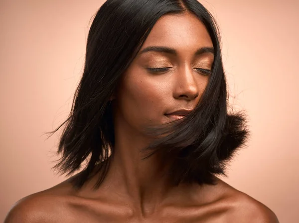 Pielęgnacja Włosów Wstrząsnąć Kobieta Studio Dla Piękna Keratyny Zdrowego Leczenia — Zdjęcie stockowe