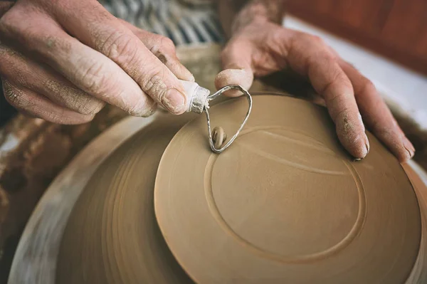 Perfect Last Detail Unrecognisable Man Working Clay Pottery Studio — Stock Photo, Image