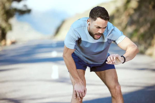 Man Fitness Outdoor Met Een Horloge Voor Hardlopen Trainen Met — Stockfoto
