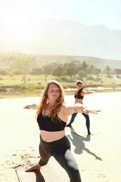Yoga Laat Comfortabel Voelen Met Lichaam Een Mooie Jonge Vrouw — Stockfoto