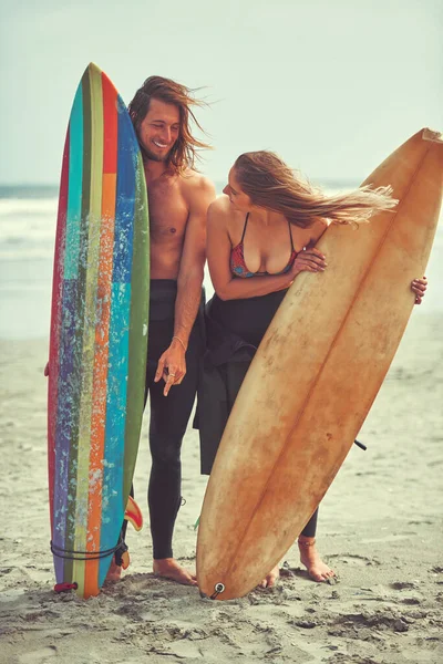 Siempre Tenemos Buen Día Cuando Estábamos Surfeando Una Joven Pareja —  Fotos de Stock