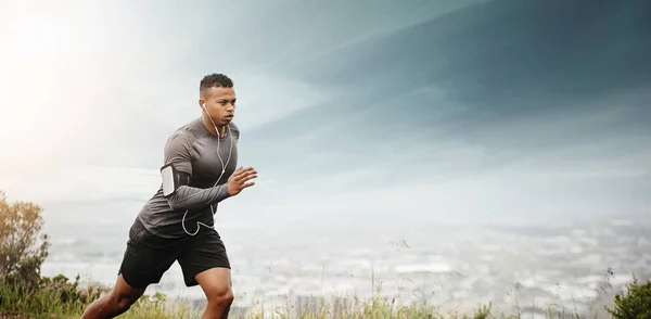 Man Hardlopen Ruimte Voor Fitness Met Stadsgezicht Voor Beweging Wellness — Stockfoto