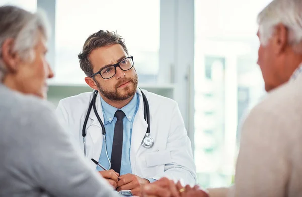 Always Listens Carefully His Patients Concerns Doctor Having Consultation Senior — Stock Photo, Image