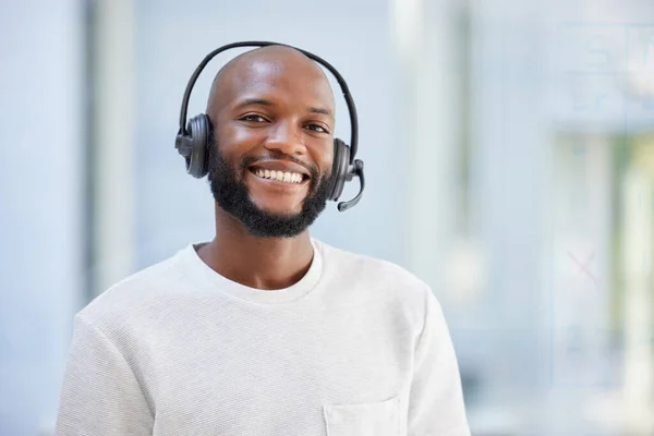 Happy Man Portret Call Center Voor Virtuele Communicatie Zakelijke Ondersteuning — Stockfoto