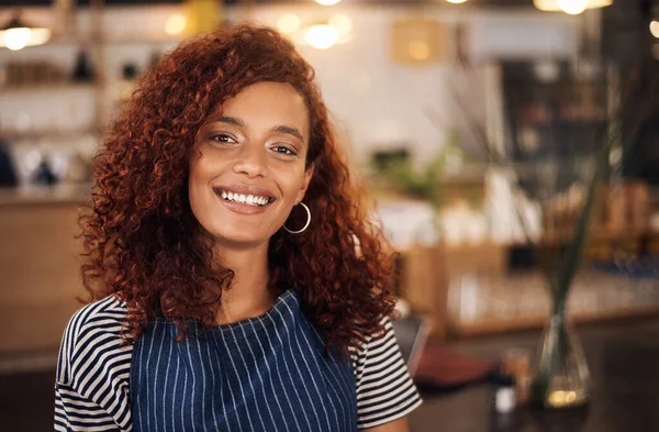 Kávézó Barista Portré Boldog Kávézóban Szolgáltatás Munka Mosoly Bisztró Startup — Stock Fotó