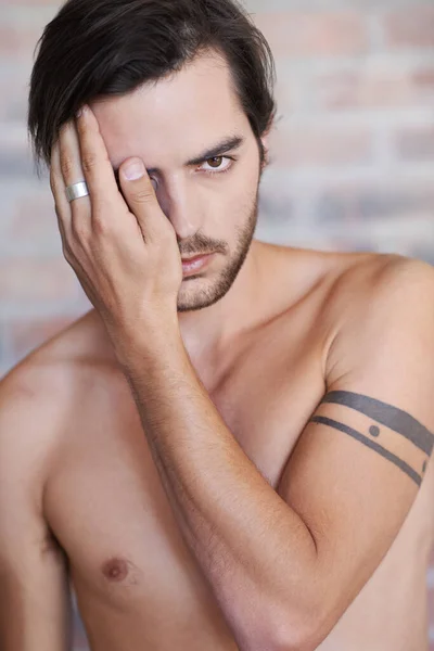 Giving You Intense Stare Portrait Brooding Shirtless Male Covering His — Stock Photo, Image