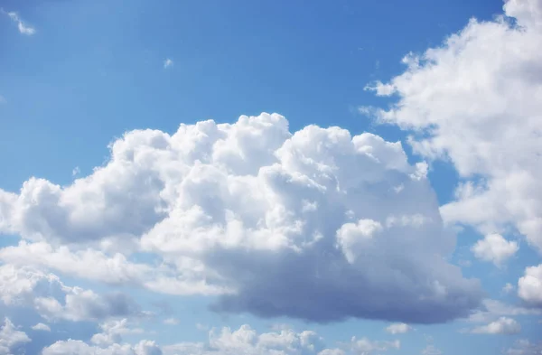 Φύση Υφή Και Περιβάλλον Σύννεφα Στον Γαλάζιο Ουρανό Για Τον — Φωτογραφία Αρχείου