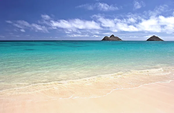 Isola Spiaggia Paesaggio Oceanico Con Nuvole Nel Cielo Viaggiare Paradiso — Foto Stock