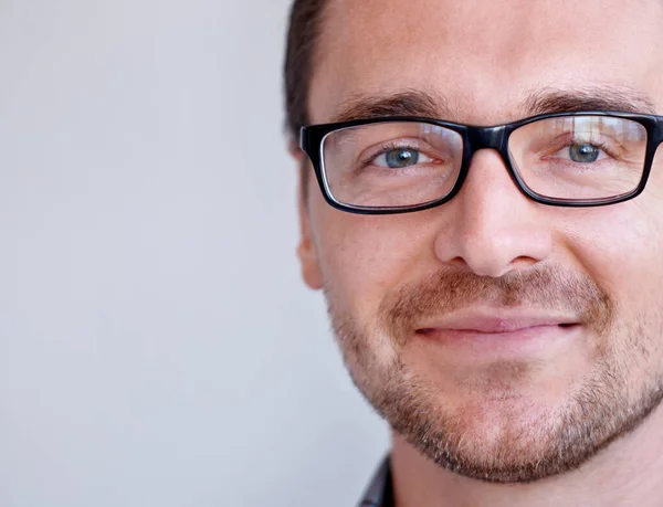 Ritratto Mockup Uomo Con Occhiali Optometria Ragazzo Sullo Sfondo Uno — Foto Stock