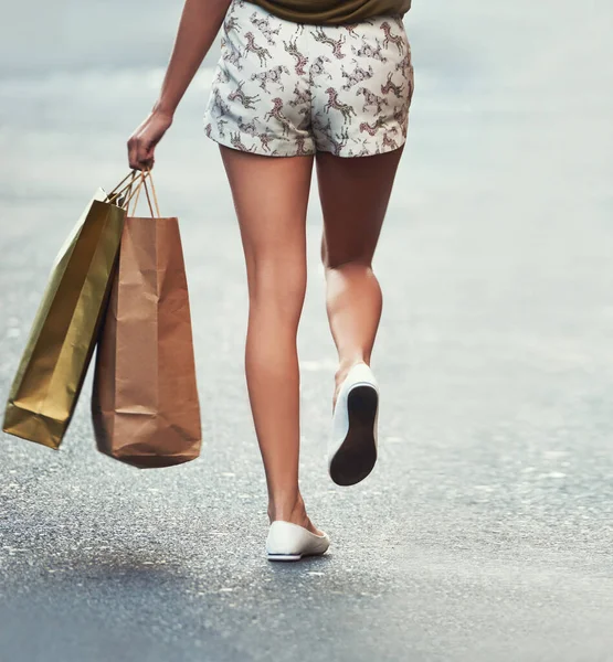 Shopping Bag Street Legs Woman Walking Travel Urban City Road — Stock Photo, Image