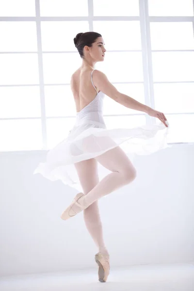 Tanec Balet Krása Ženou Studiu Pro Rovnováhu Elegantní Výkon Umělkyně — Stock fotografie