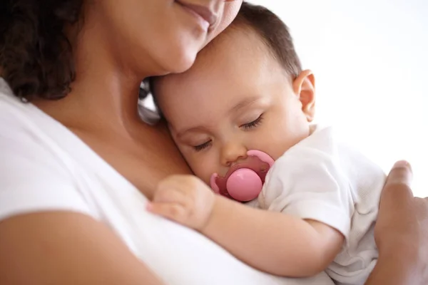 Bébé Visage Fille Dormant Avec Maman Tenant Nouveau Mère Avec — Photo