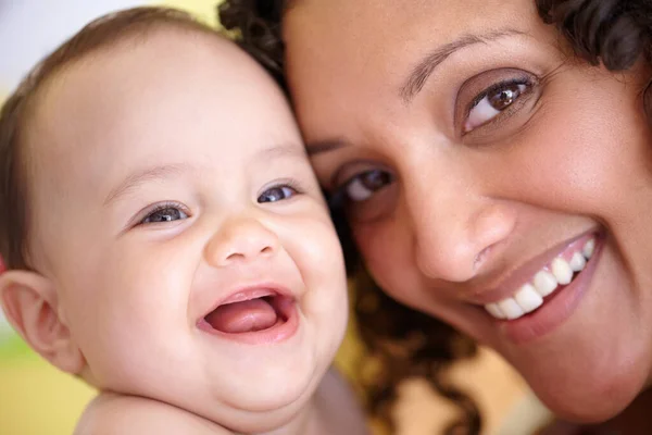 Madre Bebé Primer Plano Retrato Caras Felices Familia Árabe Foto — Foto de Stock