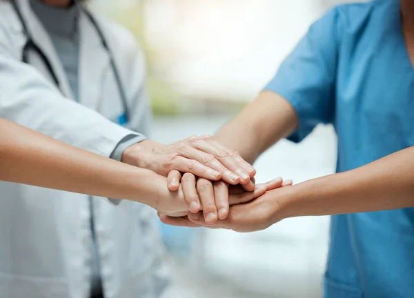 Stos Praca Zespołowa Lub Ręce Lekarzy Współpracujących Celach Opieki Zdrowotnej — Zdjęcie stockowe