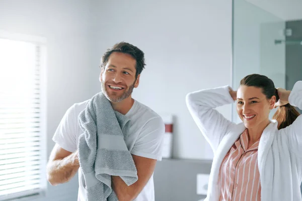 You Beard Couple Getting Ready Together Bathroom Home — Stock Photo, Image