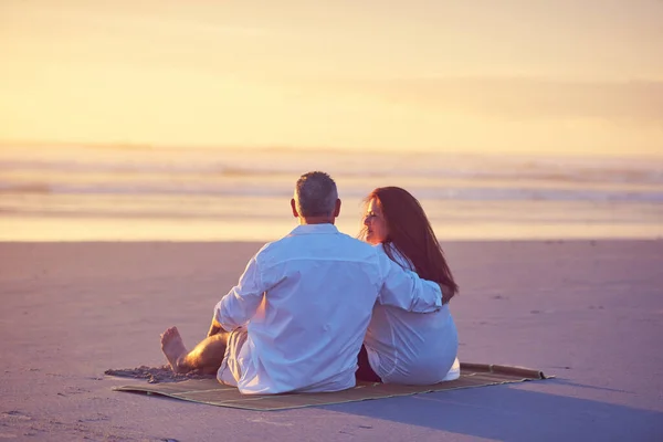 Beach Life Sure Good Life Mature Couple Relaxing Together Beach — Stock Photo, Image