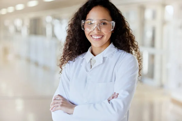 Wissenschaft Labor Und Stolzes Porträt Einer Glücklichen Frau Mit Schutzbrille — Stockfoto