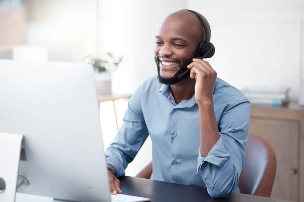 Zwarte Man Callcenter Met Telefoongesprek Contact Met Ons Communicatie Met — Stockfoto
