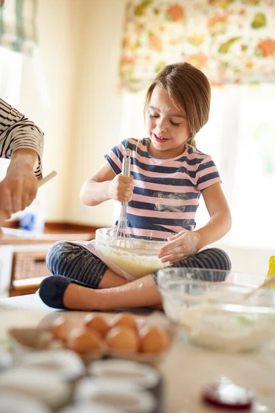 Ouder Meisje Gelukkig Kind Bakken Keuken Als Een Familie Voor — Stockfoto