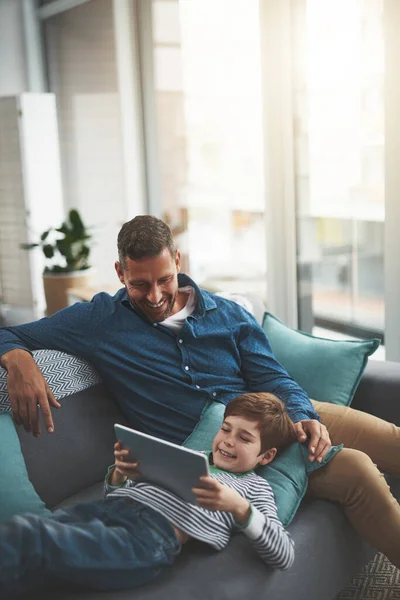 Just Five More Minutes Dad Cheerful Little Boy Browsing Digital — Stock Photo, Image