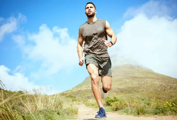 Man Fitness Hardlopen Berg Voor Oefening Cardiotraining Training Natuur Buiten — Stockfoto