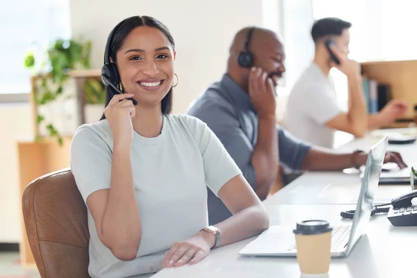 Lachen Call Center Vrouw Met Headset Voor Klantenservice Ondersteuning Telemarketing — Stockfoto